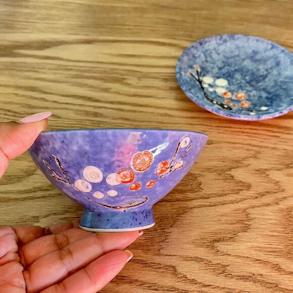 Asian bowl hand painted flowers footed bowl Japanese style. - Picture 3 of 10